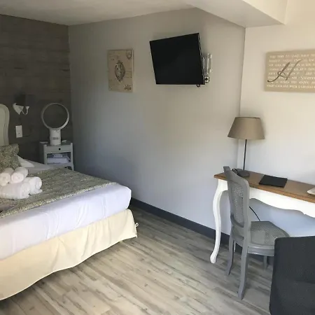 Hotel De Charme Le Sens 3*