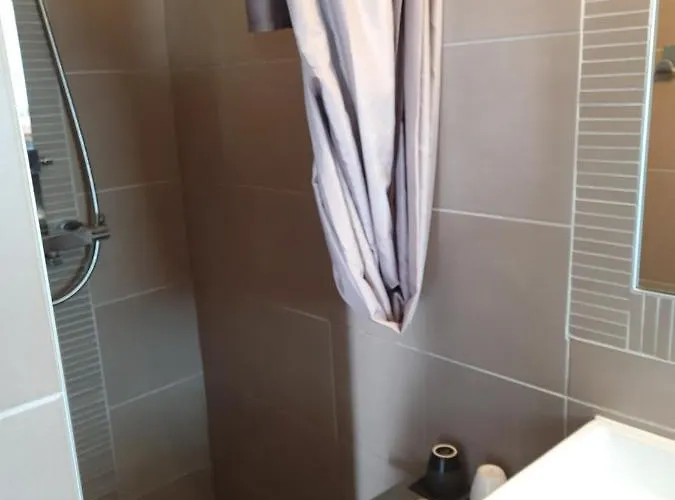 Hotel De Charme Le Sens 3*